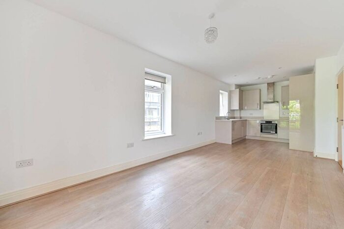 1 Bedroom Flat To Rent In Samuelson Place, Isleworth, TW7 - Photo 2