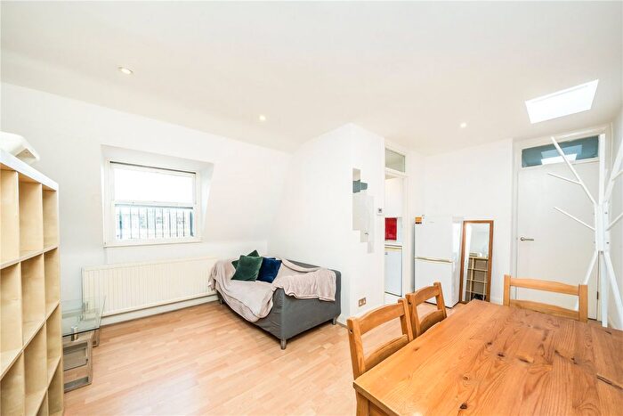 2 Bedroom Flat To Rent In Inverness Terrace, London, W2