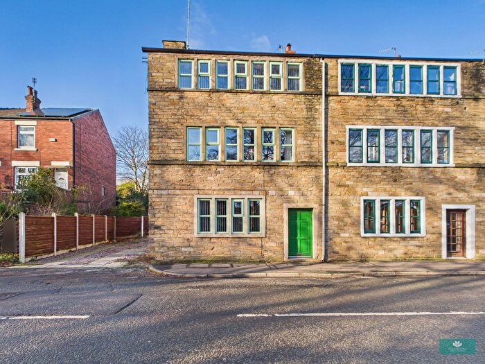 3 Bedroom Terraced House For Sale In Broad Lane, Rochdale, OL16