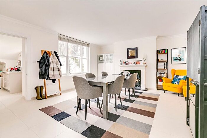 2 Bedroom Flat To Rent In Ladbroke Square, Notting Hill, W11