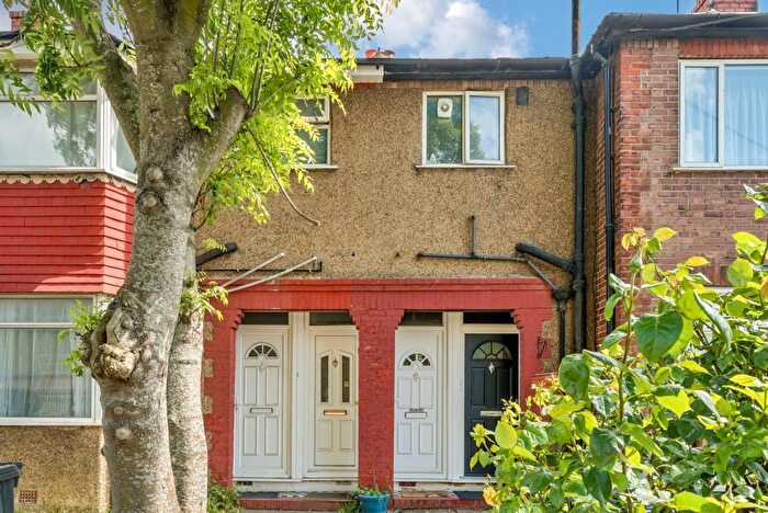 1 Bedroom Flat To Rent In Long Drive, Greenford, UB6