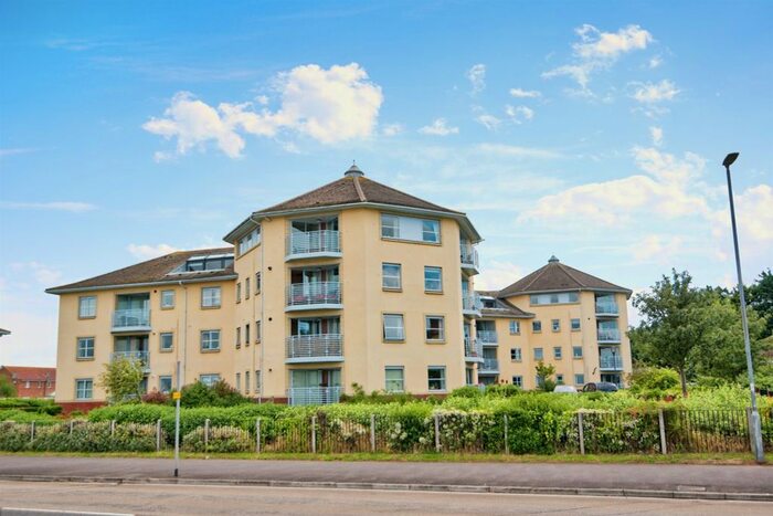 3 Bedroom Flat For Sale In Trinity Way, Minehead, TA24