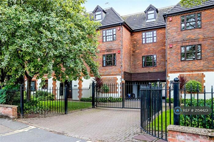 1 Bedroom Flat To Rent In Princes Road, Weybridge, KT13