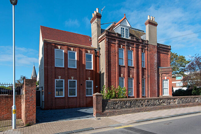 2 Bedroom Semi-Detached House To Rent In Crescent Road, Worthing, BN11