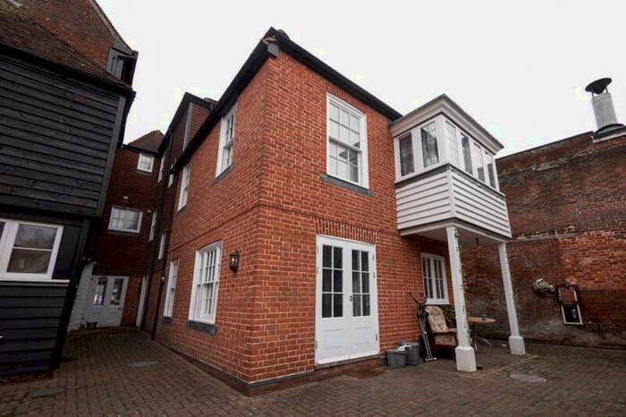 1 Bedroom Flat To Rent In A Palace Street, Canterbury, CT1