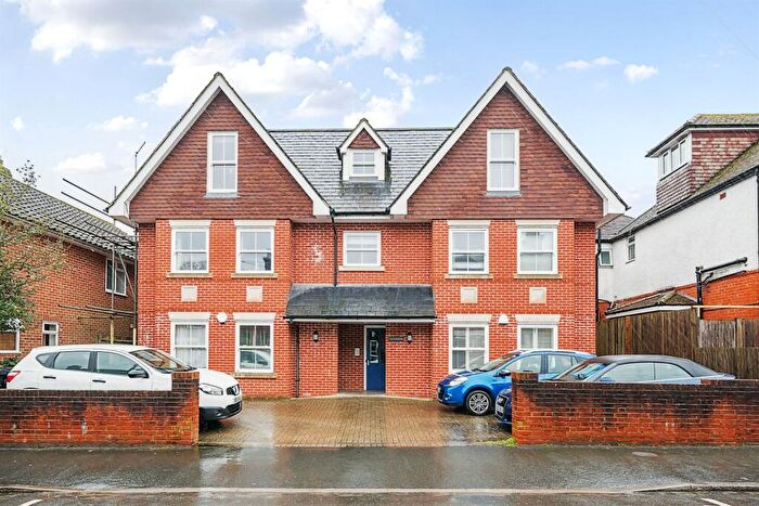 2 Bedroom Flat To Rent In Clevedon, Ashfield Road, Midhurst, GU29