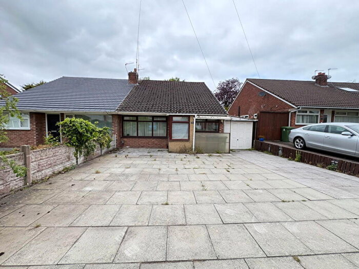 3 Bedroom Semi-Detached Bungalow For Sale In Summerhill Drive, Maghull, L31