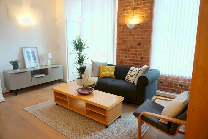 2 Bedroom Flat To Rent In Raleigh Square, Raleigh Street, Nottingham, NG7