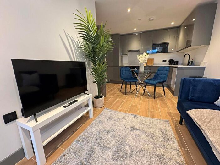 1 Bedroom Apartment To Rent In Avenir Court, Ballards Lane, N12