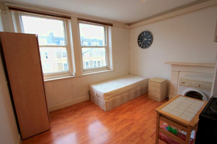 Studio To Rent In Penywern Road, Earls Court, SW5