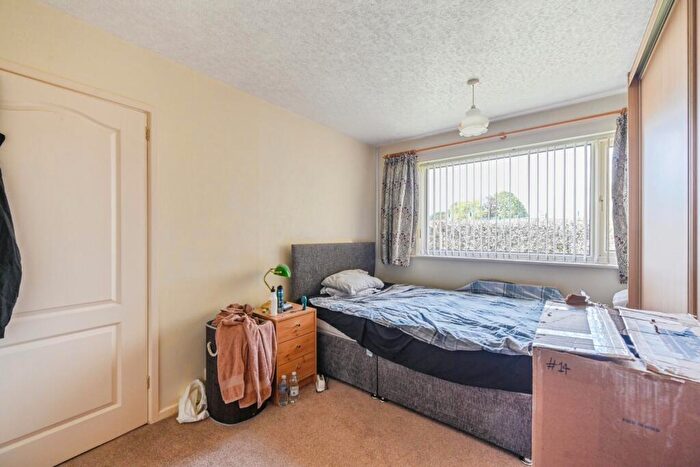 2 Bedroom Bungalow For Sale In Elm Tree Walk, Tamworth, Staffordshire, B79