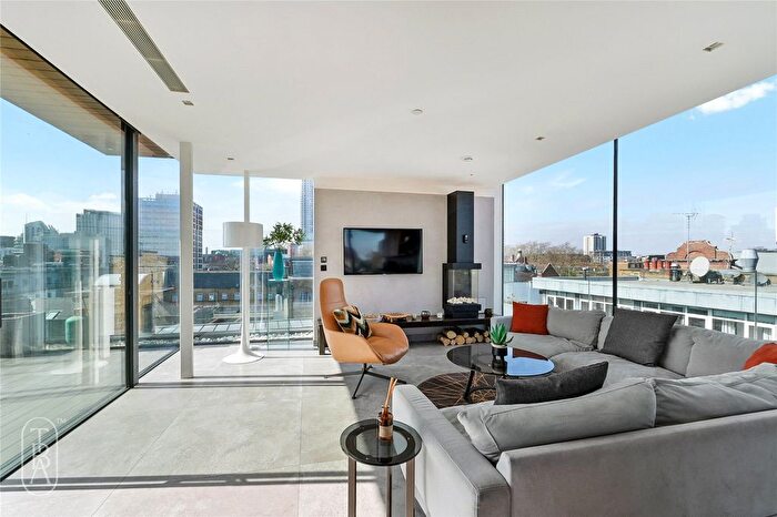 3 Bedroom Flat To Rent In Hoxton Square, London, N1