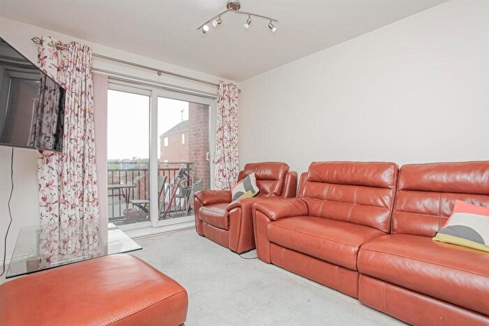 1 Bedroom Apartment For Sale In Alma Road, Banbury, OX16