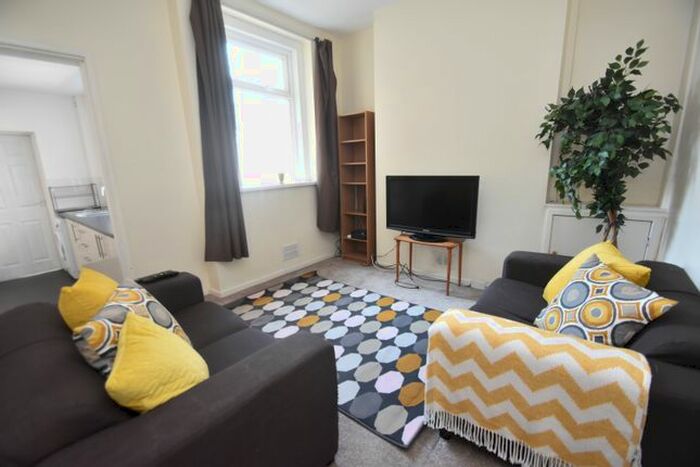 3 Bedroom Property To Rent In May Street, Cathays, Cardiff, CF24