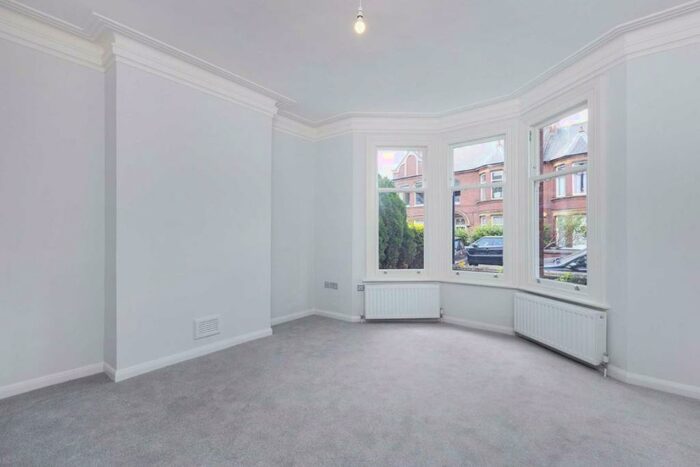 1 Bedroom Flat To Rent In Radbourne Road, Balham, SW12