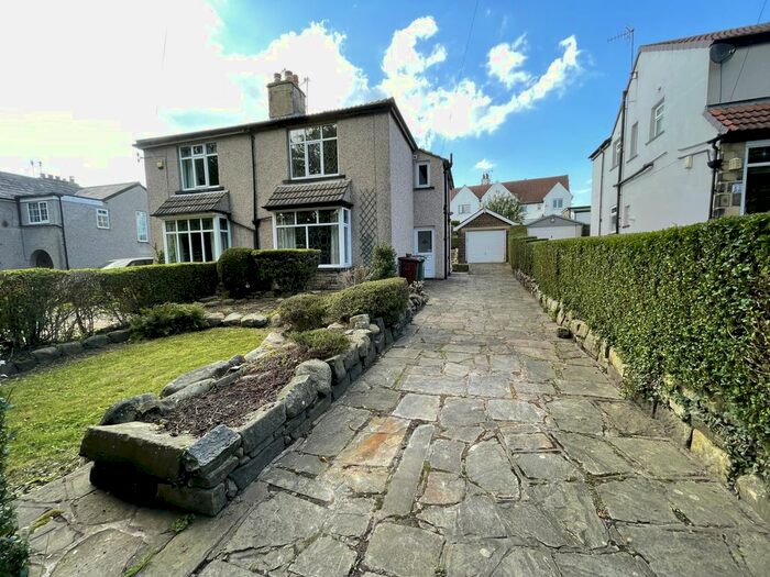 3 Bedroom Semi-Detached House To Rent In Crowther Avenue, Pudsey, West Yorkshire, LS28