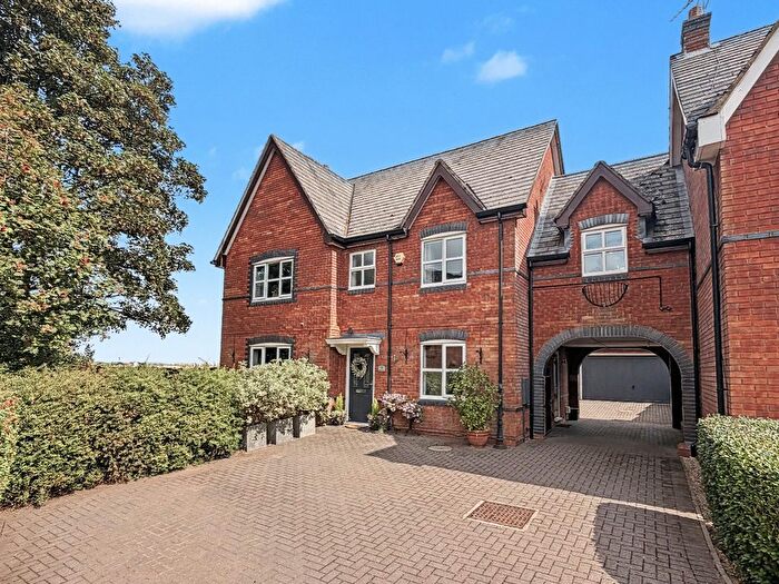 5 Bedroom Link Detached House For Sale In Hall Close, Naseby, NN6