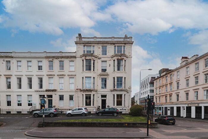 2 Bedroom Flat For Sale In Elderslie Street, Charing Cross, G3