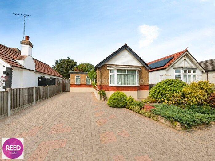 2 Bedroom Detached Bungalow For Sale In Westbourne Grove, Westcliff On Sea, SS0