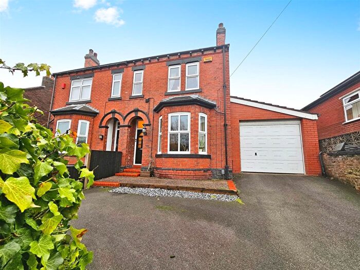 3 Bedroom Semi-detached House For Sale In The Mount, Kidsgrove, Stoke-On-Trent, ST7