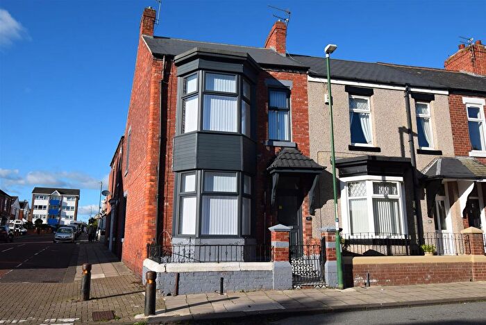 3 Bedroom Terraced House For Sale In Oxford Avenue, South Shields, NE33