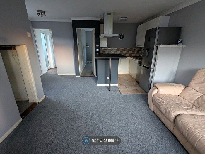 1 Bedroom End Of Terrace House To Rent In Henley Court, Woking, GU22