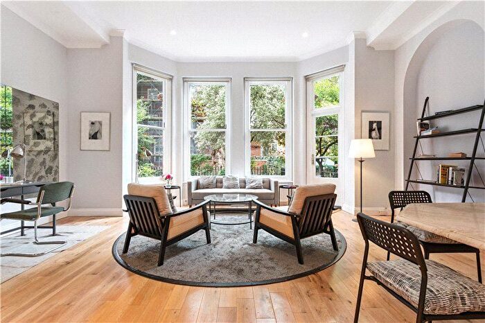 1 Bedroom Flat To Rent In Courtfield Road, South Kensington, London, SW7