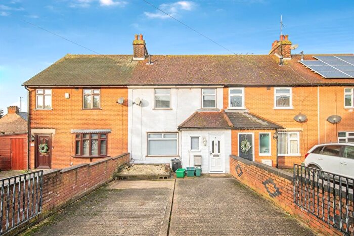 3 Bedroom Terraced House For Sale In St. Annes Road, Colchester, CO4