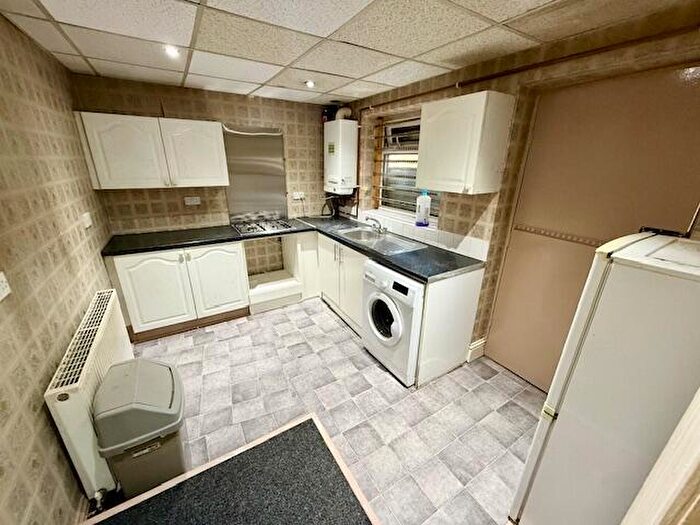 3 Bedroom Flat To Rent In Manchester Road, Nelson, Lancashire, BB9