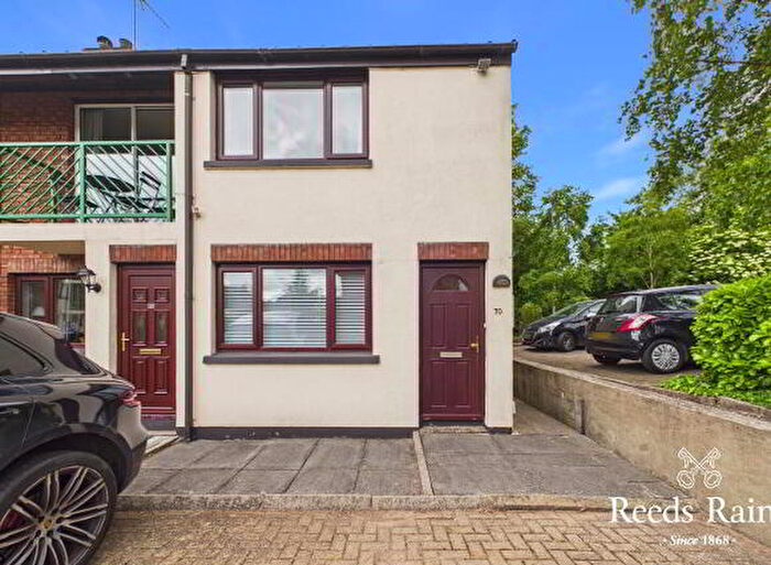 2 Bedroom Apartment / Flats For Sale In Upper Malone Park, Belfast, BT9