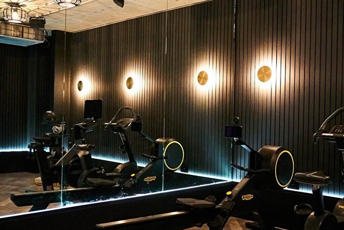 Studio To Rent In Haydon Way, London, SW11