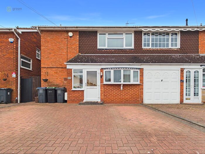 3 Bedroom Semi-Detached House For Sale In Hilltop Drive, Hodge Hill, B36