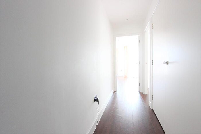 1 Bedroom Flat To Rent In Da Vinci Torre, Loampit Vale, London, SE13
