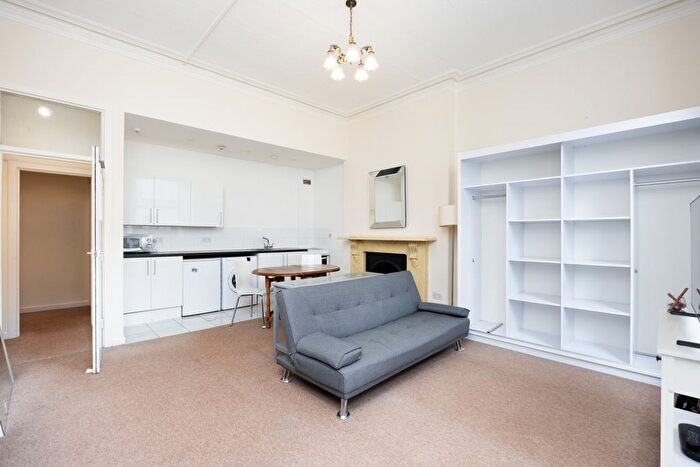 1 Bedroom Flat To Rent In De Vere Gardens, London, W8