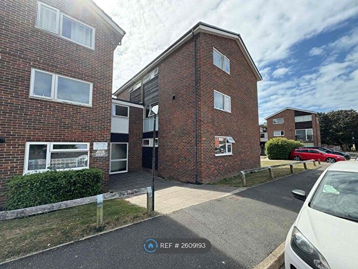 3 Bedroom Flat To Rent In Homer Close, Gosport, PO13