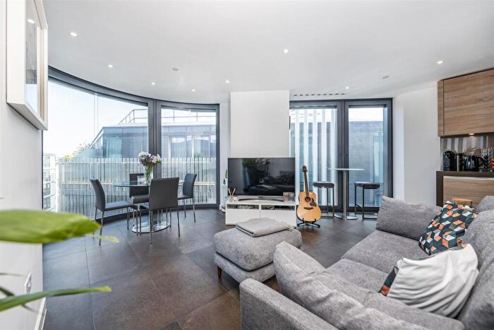 2 Bedroom Apartment To Rent In Chronicle Tower, London, EC1V