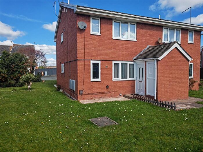 1 Bedroom Flat For Sale In Holbury Close, Crewe, CW1
