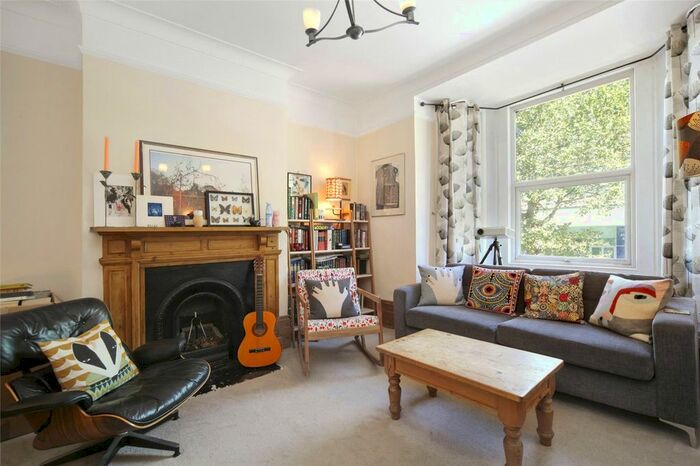 2 Bedroom Flat To Rent In Wood Lane, Shepherds Bush, London, W12