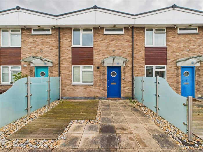 2 Bedroom Maisonette For Sale In The Vineyards, Great Baddow, Chelmsford, CM2