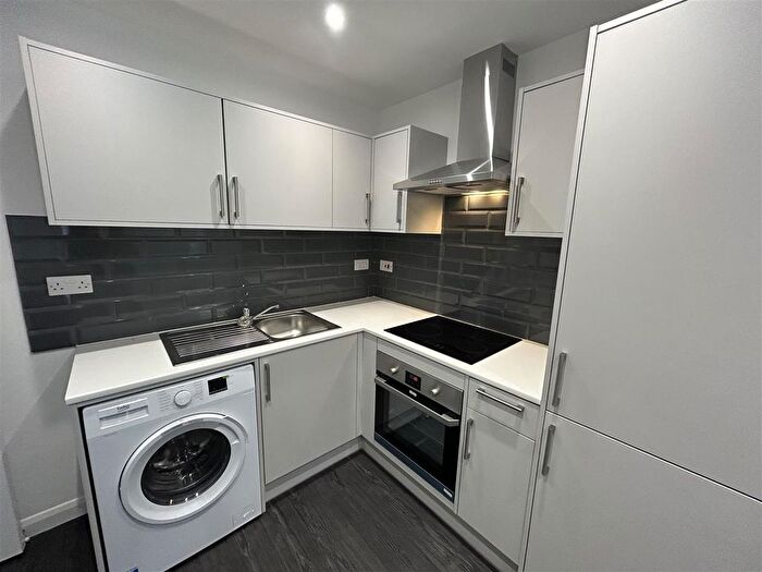 1 Bedroom Flat To Rent In Spectrum House, East Parade, Bradford, BD1