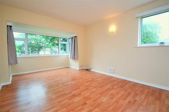 1 Bedroom Flat To Rent In Kings Court, Scott Hall Road, Moortown, Leeds, LS17