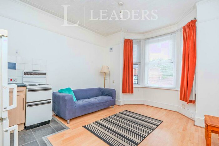 1 Bedroom Flat To Rent In High Road, Southampton, SO16