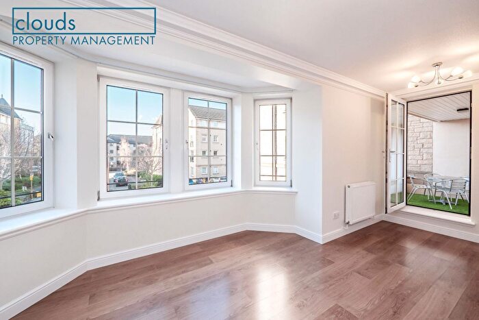 3 Bedroom Flat To Rent In Roseburn, West Edinburgh, EH12