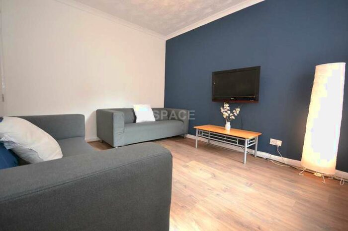 5 Bedroom Terraced House To Rent In Grange Avenue, Earley, Reading, Berkshire, RG6