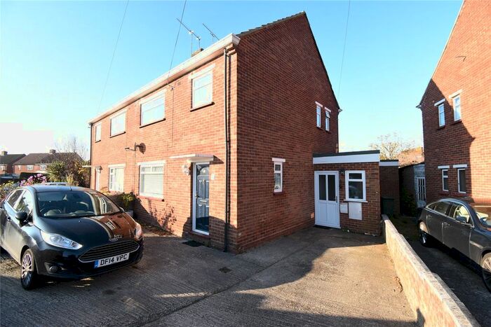 1 Bedroom Studio To Rent In Ross Road, Maidenhead, Berkshire SL6