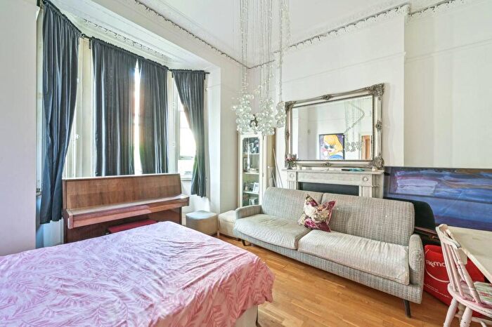 5 Bedroom Maisonette To Rent In Mill Lane, West Hampstead, NW6