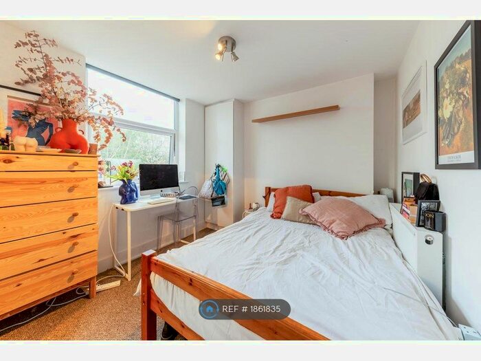 4 Bedroom Flat To Rent In Allen Road, London, N16