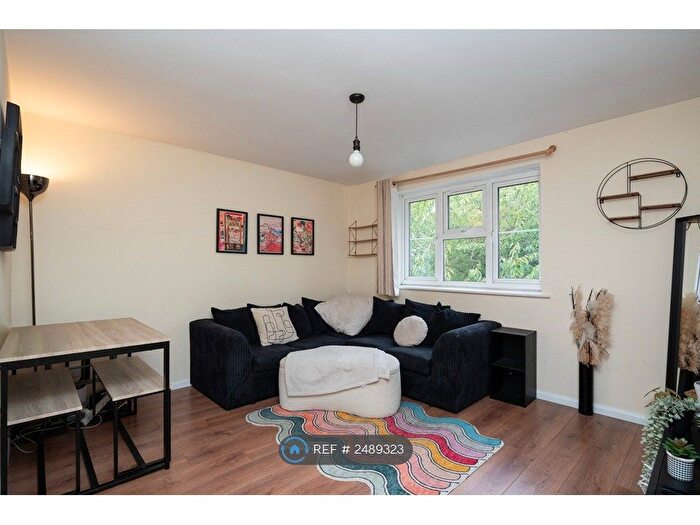 1 Bedroom Flat To Rent In Mill Court, London, E10