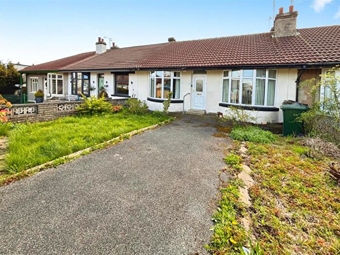 2 Bedroom Terraced Bungalow For Sale In Hawes Drive, Bradford, BD5