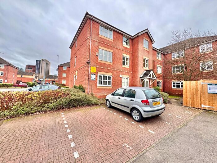 2 Bedroom Flat For Sale In Georgette Drive, Salford, M3